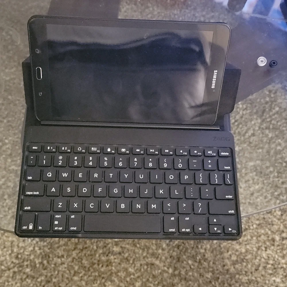 Zagg keyboard for reg sized i pads. Back Lit keys